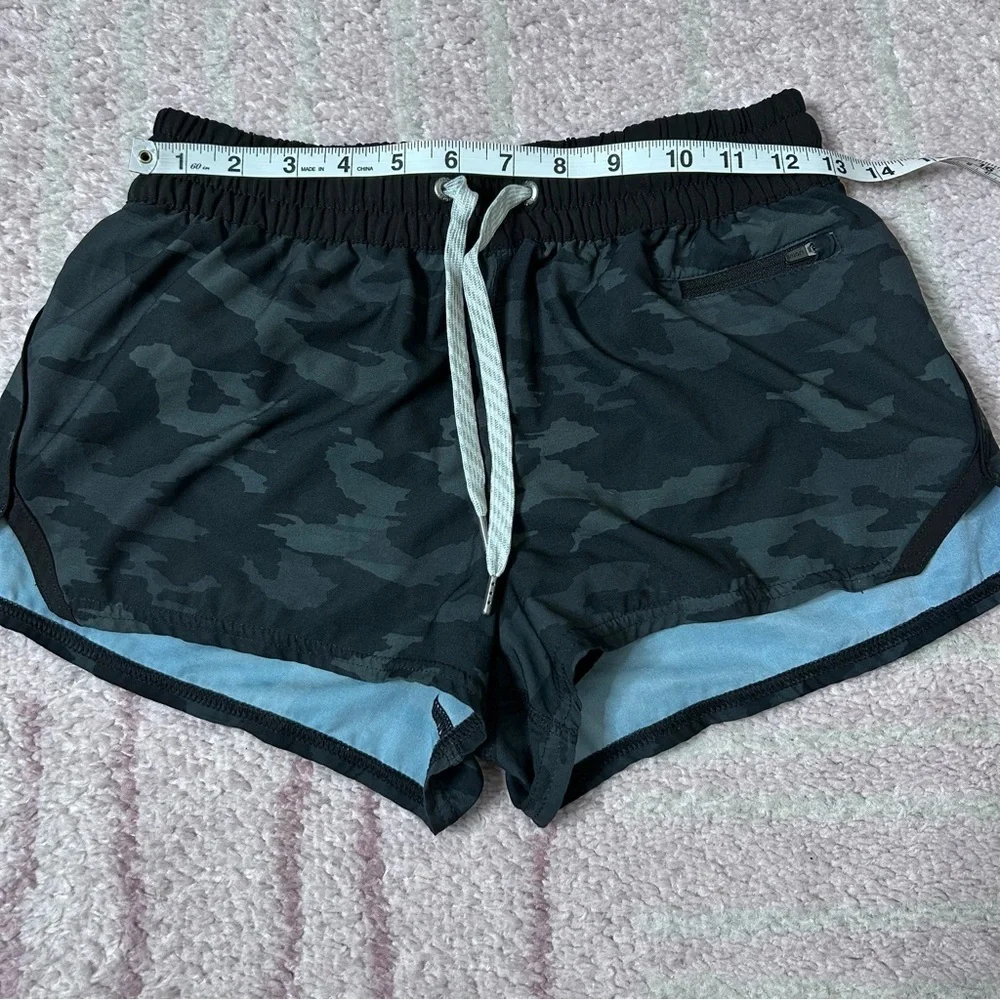 Vuori Clementine Camo Shorts Size XS Running Athletic Shorts Activewear - Picture 5 of 8